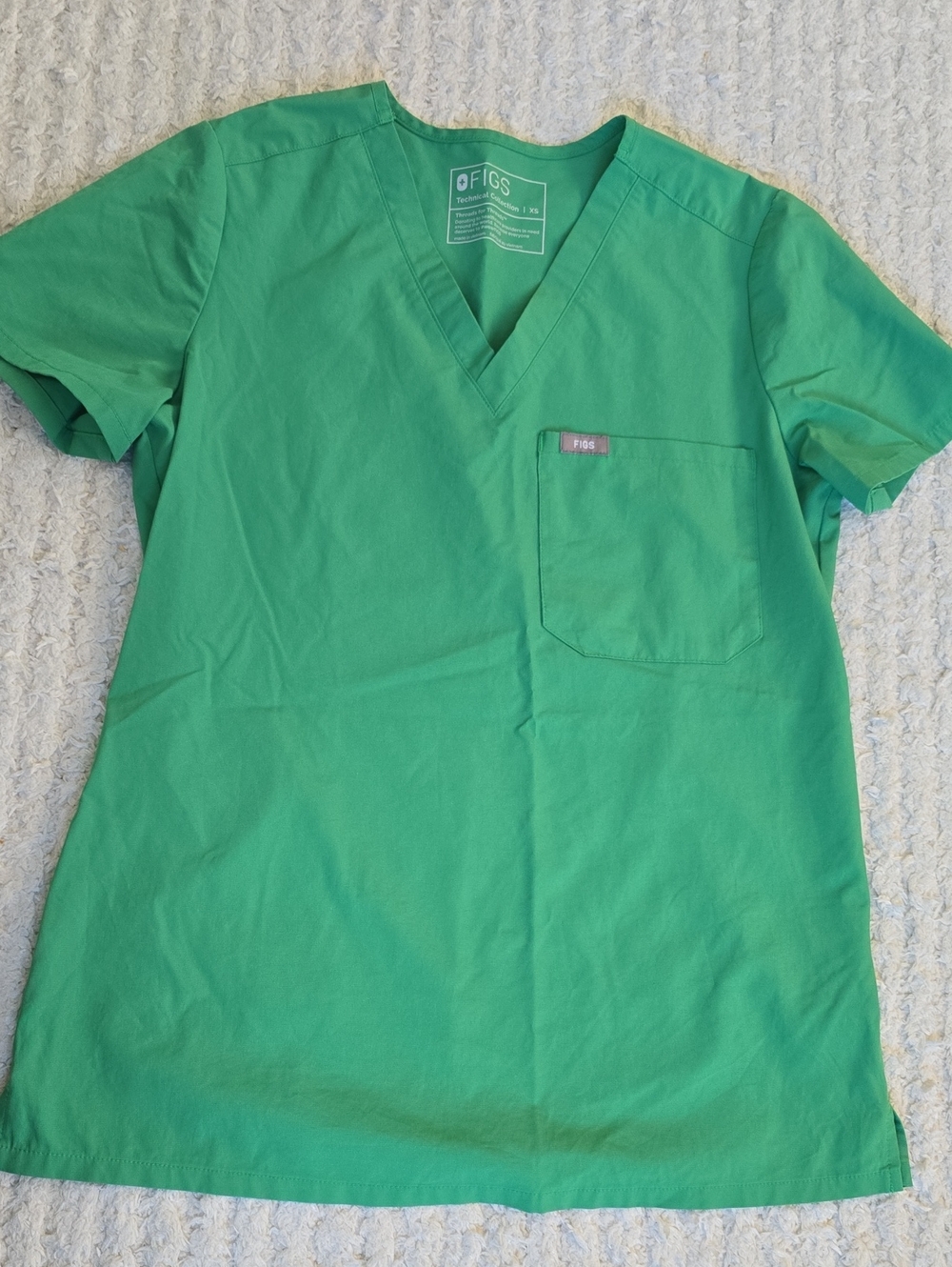 XS Safety Green FREEx Figs One Pocket Scrub Top